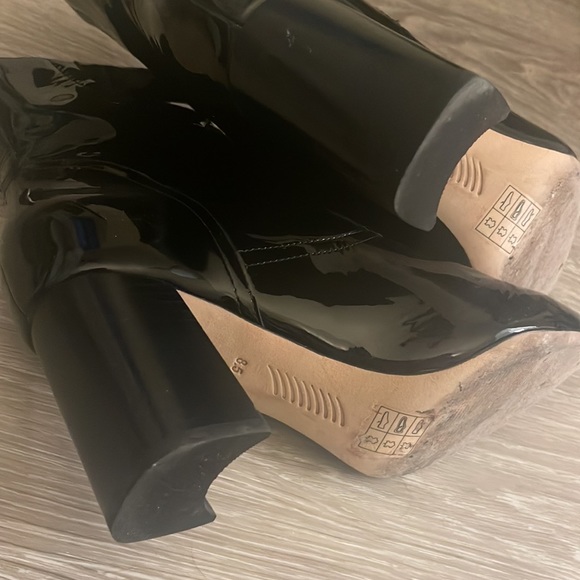 PAIGE BOOTIES SIZE 8.5 - Picture 6 of 7